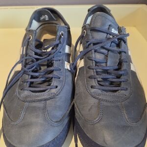 Unisex Onitsuka Tiger White/ Navy Sneakers, Sz 41.5 (Men's 8)